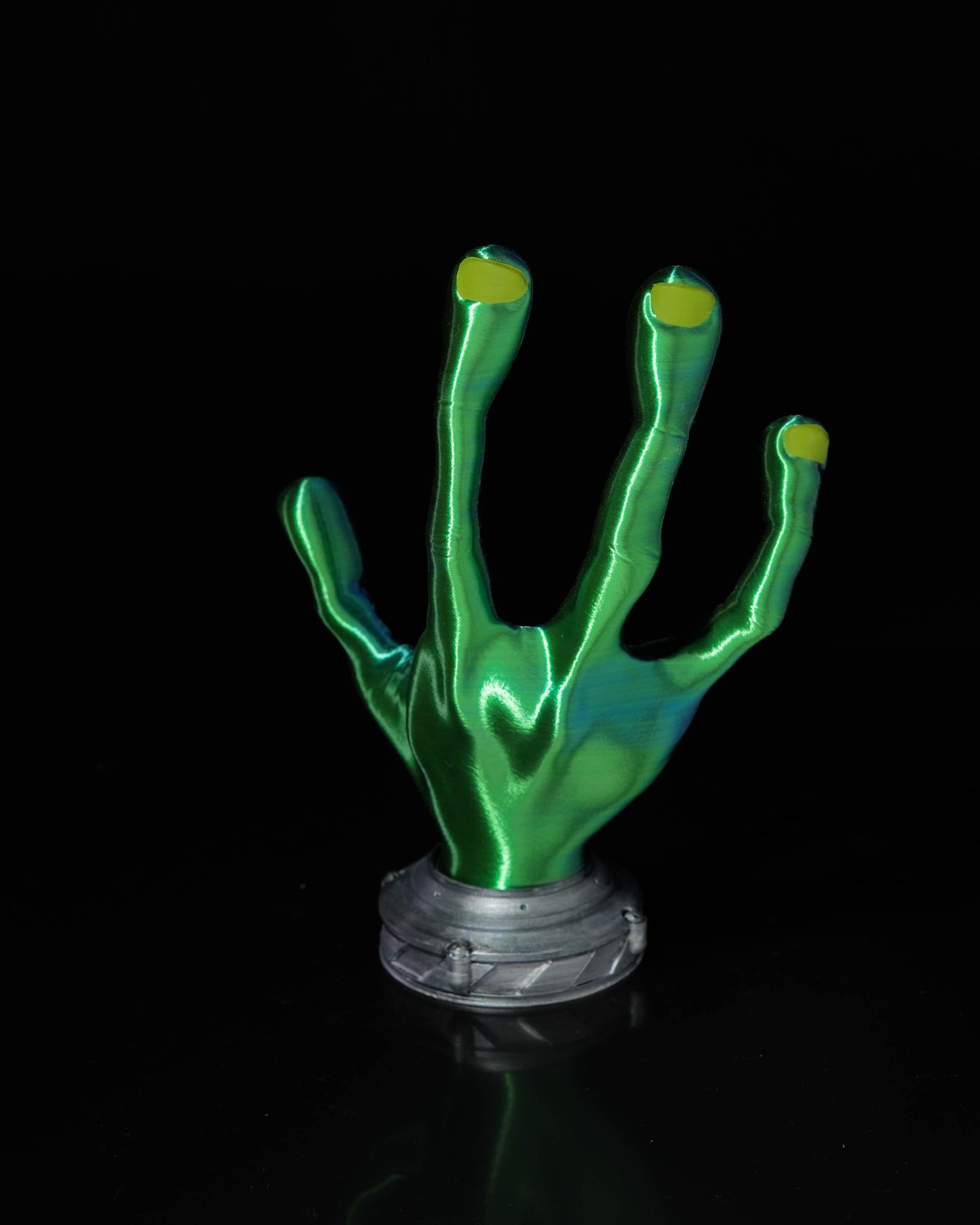 4-Finger Alien Hand Controller Holder